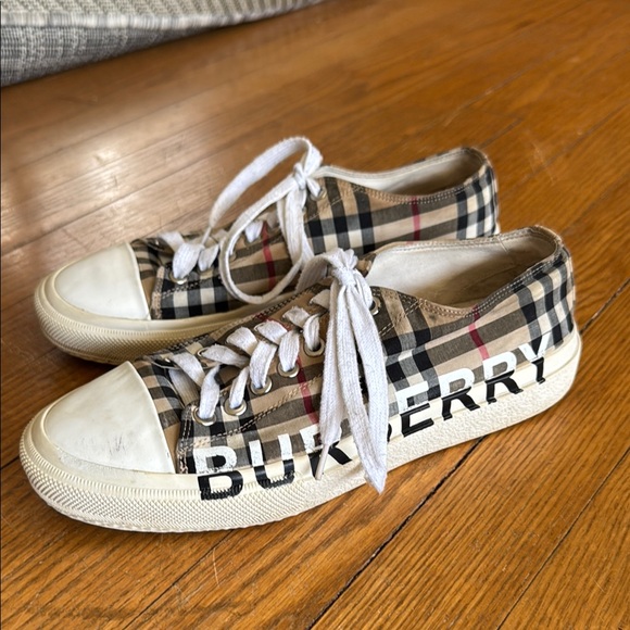 Burberry plaid canvas sneakers - Picture 1 of 8